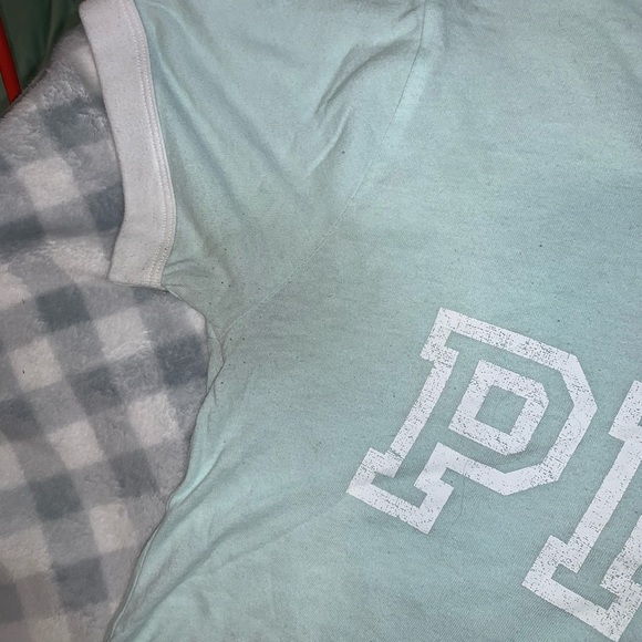 PINK Victoria Secret Tee - Picture 2 of 4